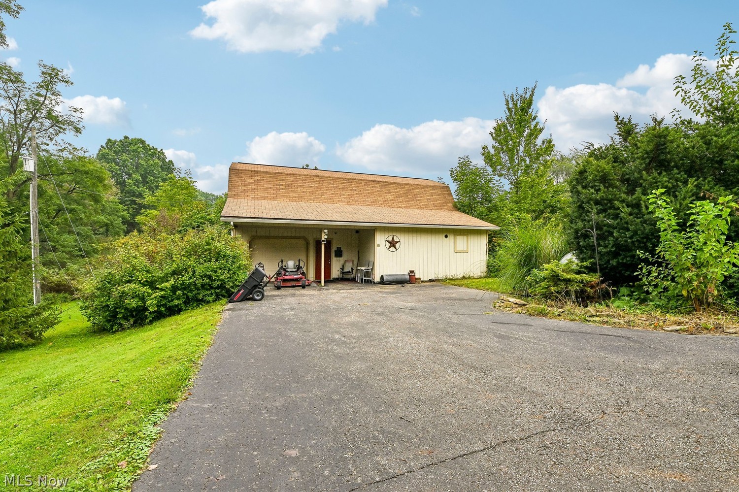 1043 N Honeytown Road Wooster OH 44691