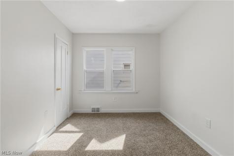 18815 Arrowhead Avenue Cleveland OH 44119
