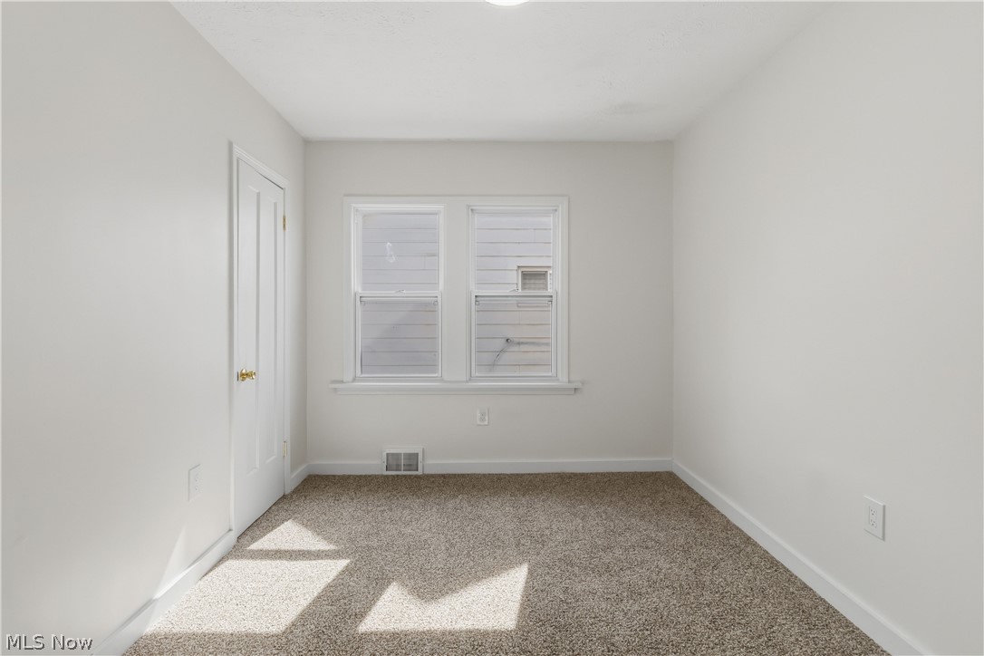 18815 Arrowhead Avenue Cleveland OH 44119