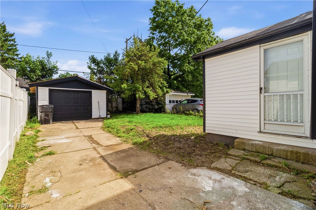 18815 Arrowhead Avenue Cleveland OH 44119