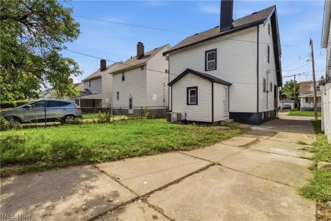 18815 Arrowhead Avenue Cleveland OH 44119