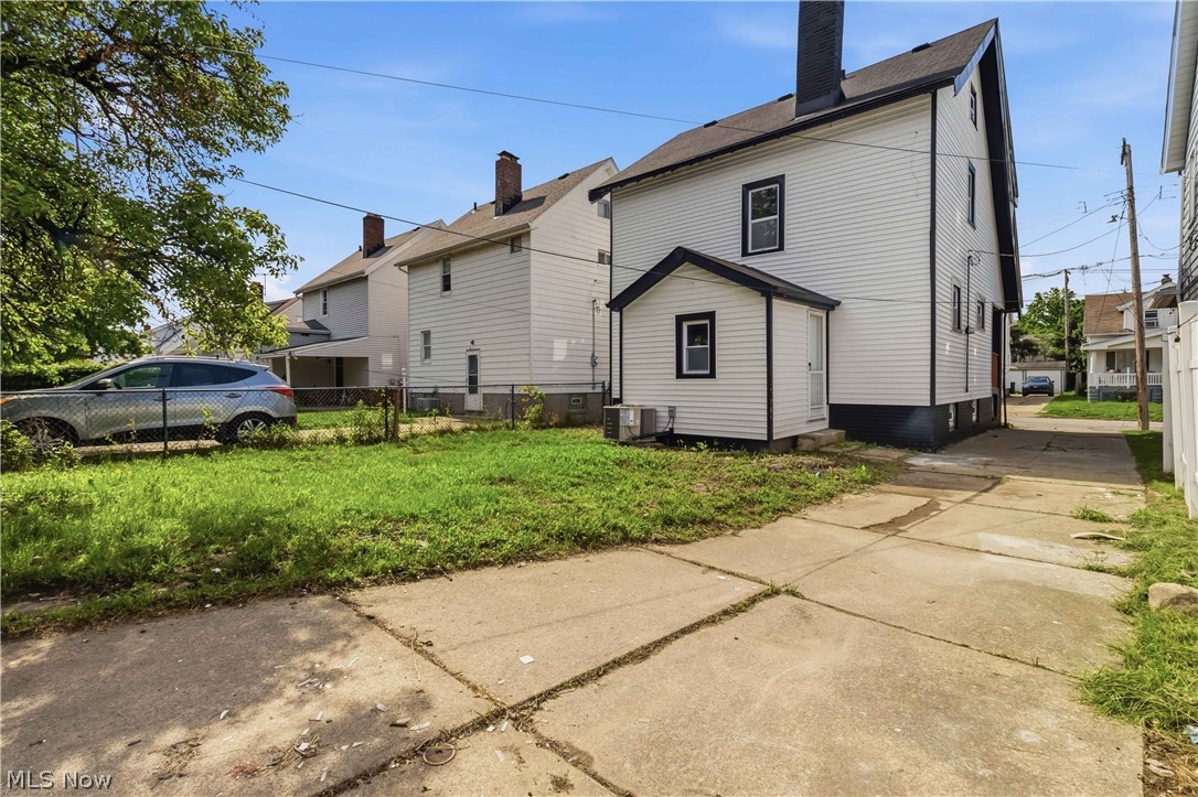 18815 Arrowhead Avenue Cleveland OH 44119