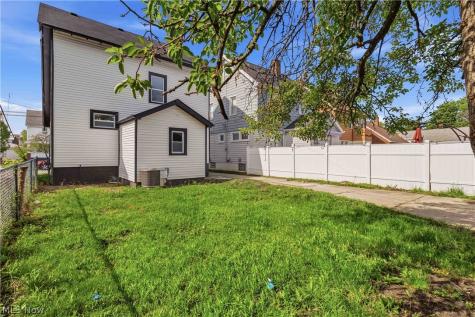 18815 Arrowhead Avenue Cleveland OH 44119