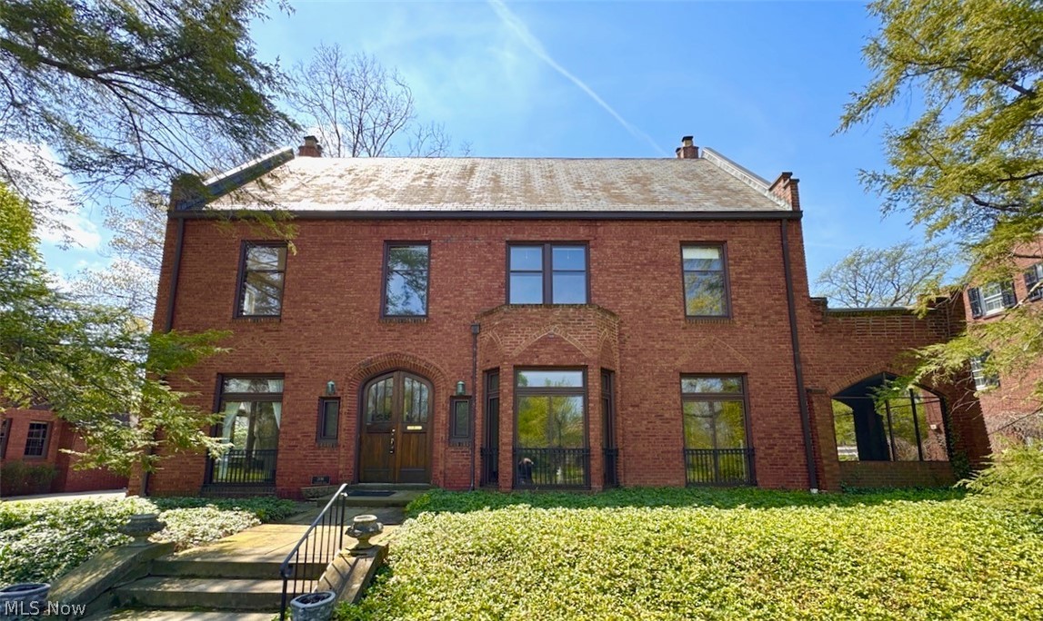 2696 Fairmount Boulevard Cleveland Heights OH 44106