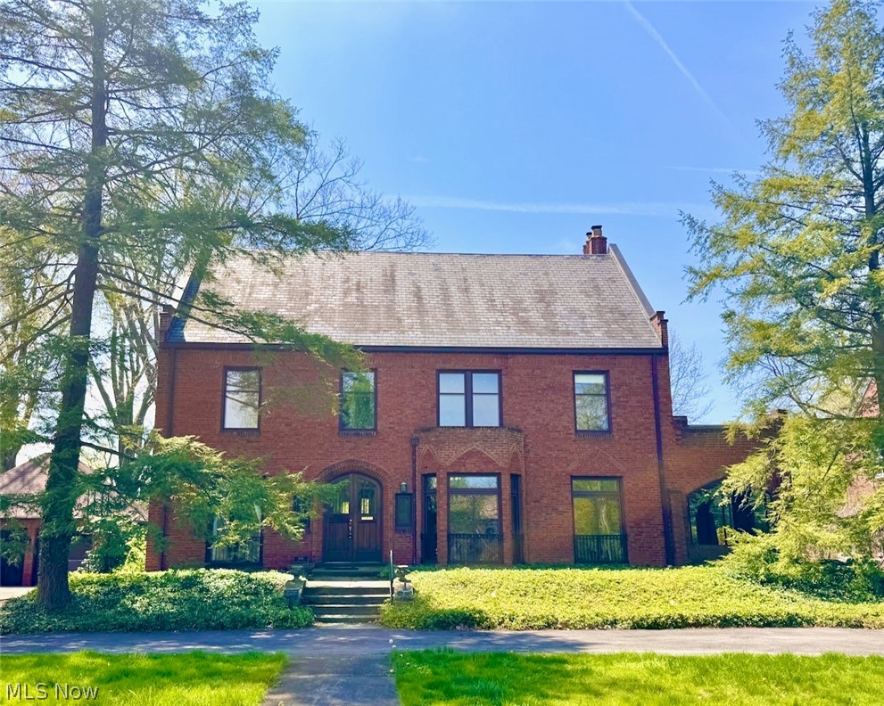 2696 Fairmount Boulevard Cleveland Heights OH 44106