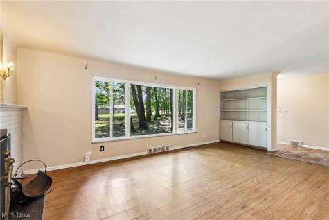 2394 Dentzler Road Parma OH 44134