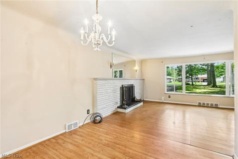2394 Dentzler Road Parma OH 44134