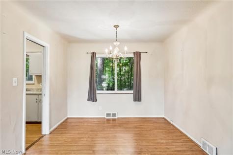 2394 Dentzler Road Parma OH 44134