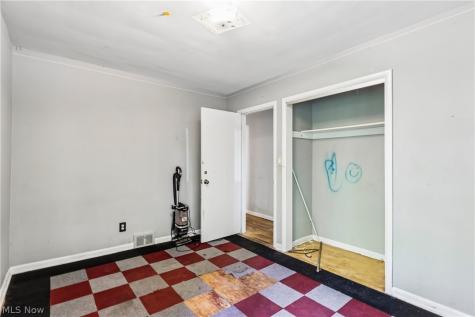 2394 Dentzler Road Parma OH 44134