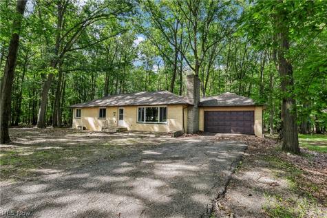 2394 Dentzler Road Parma OH 44134