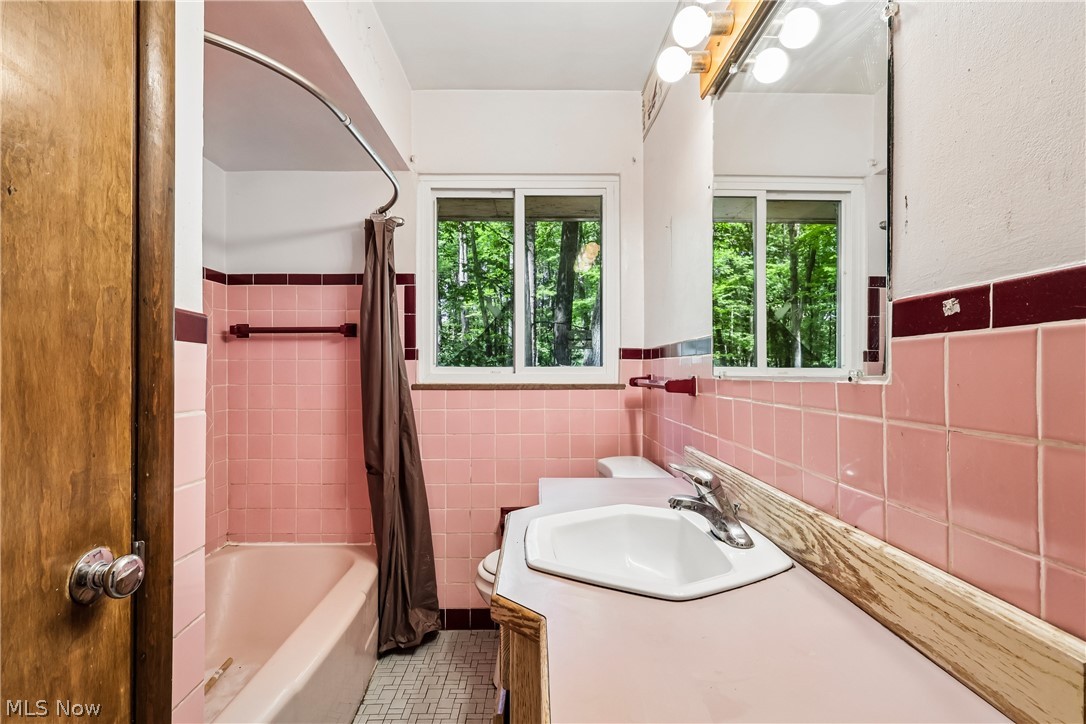 2394 Dentzler Road Parma OH 44134