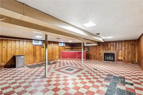 2394 Dentzler Road Parma OH 44134