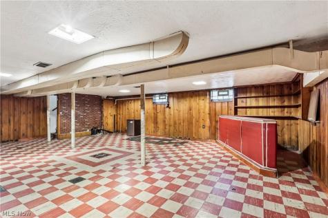2394 Dentzler Road Parma OH 44134