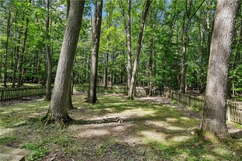 2394 Dentzler Road Parma OH 44134