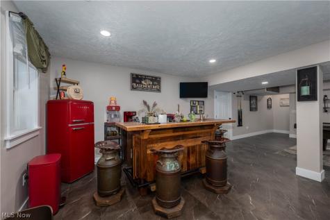 6139 Cartage Avenue NW Canal Fulton OH 44614