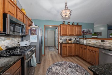 6139 Cartage Avenue NW Canal Fulton OH 44614