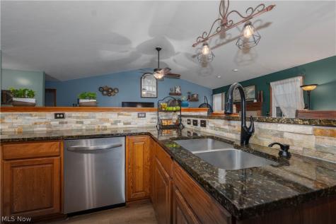 6139 Cartage Avenue NW Canal Fulton OH 44614