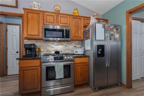 6139 Cartage Avenue NW Canal Fulton OH 44614