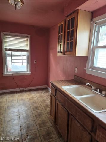 4344 E 144th Street Cleveland OH 44128