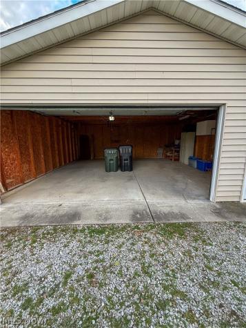 853 W River Road N Elyria OH 44035