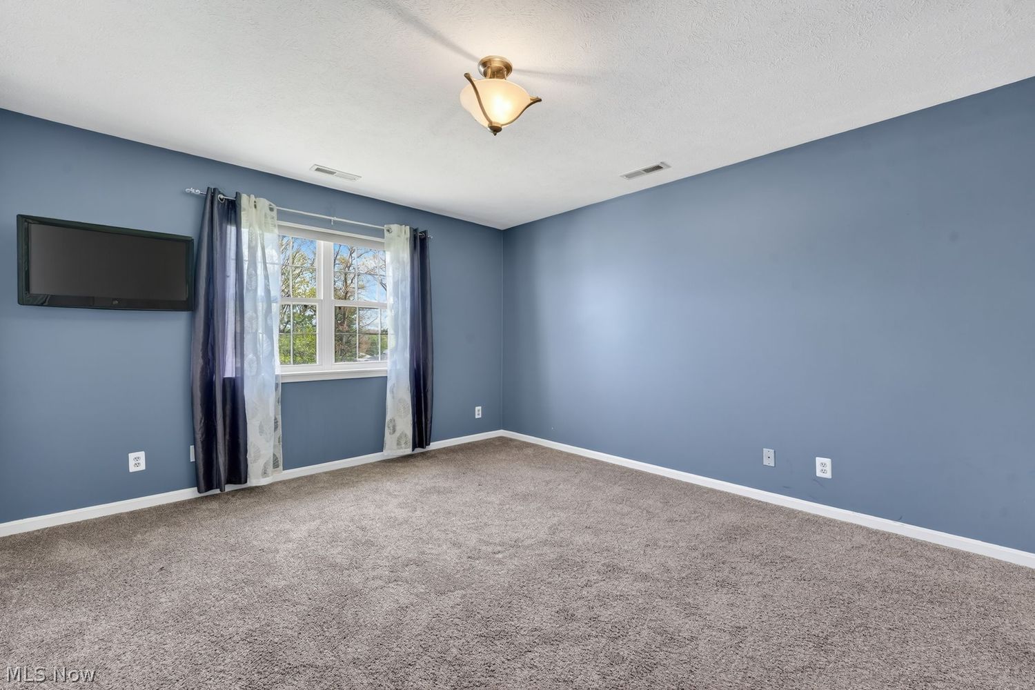 658 Tollis Parkway Broadview Heights OH 44147