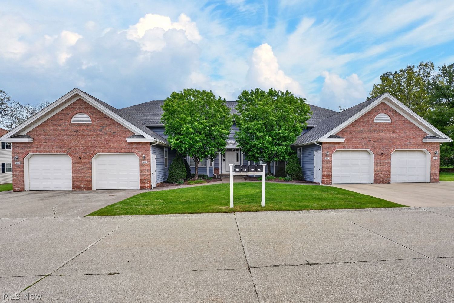 658 Tollis Parkway Broadview Heights OH 44147