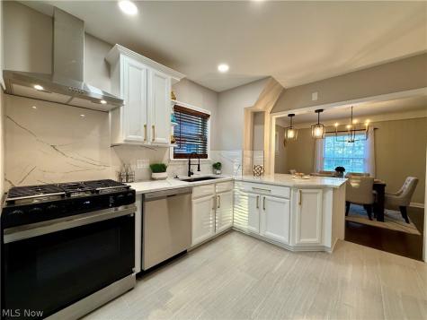 2216 Barrington Road University Heights OH 44118