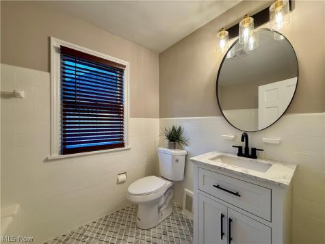 2216 Barrington Road University Heights OH 44118