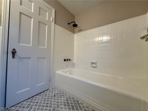 2216 Barrington Road University Heights OH 44118