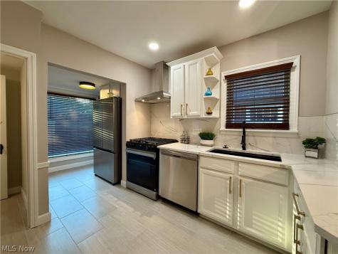2216 Barrington Road University Heights OH 44118