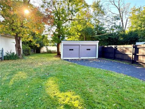 2216 Barrington Road University Heights OH 44118