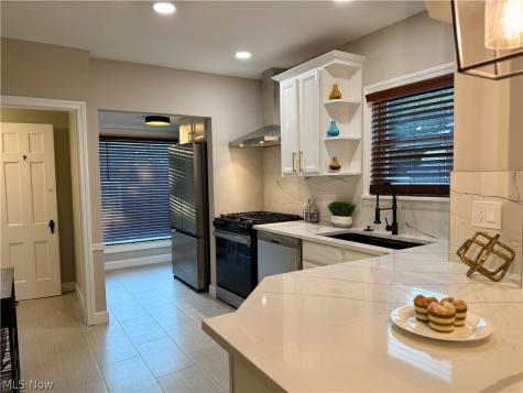2216 Barrington Road University Heights OH 44118