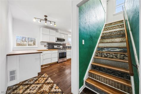 406 E 274th Street Euclid OH 44132