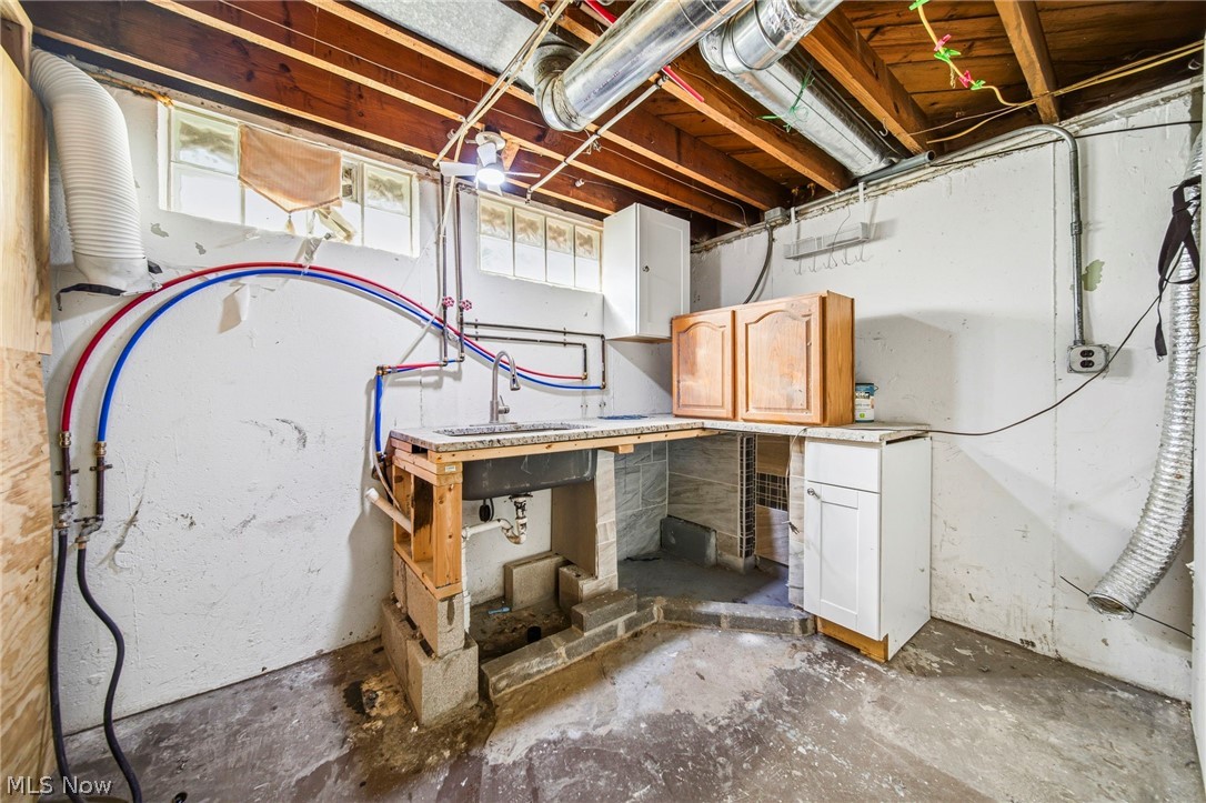 406 E 274th Street Euclid OH 44132