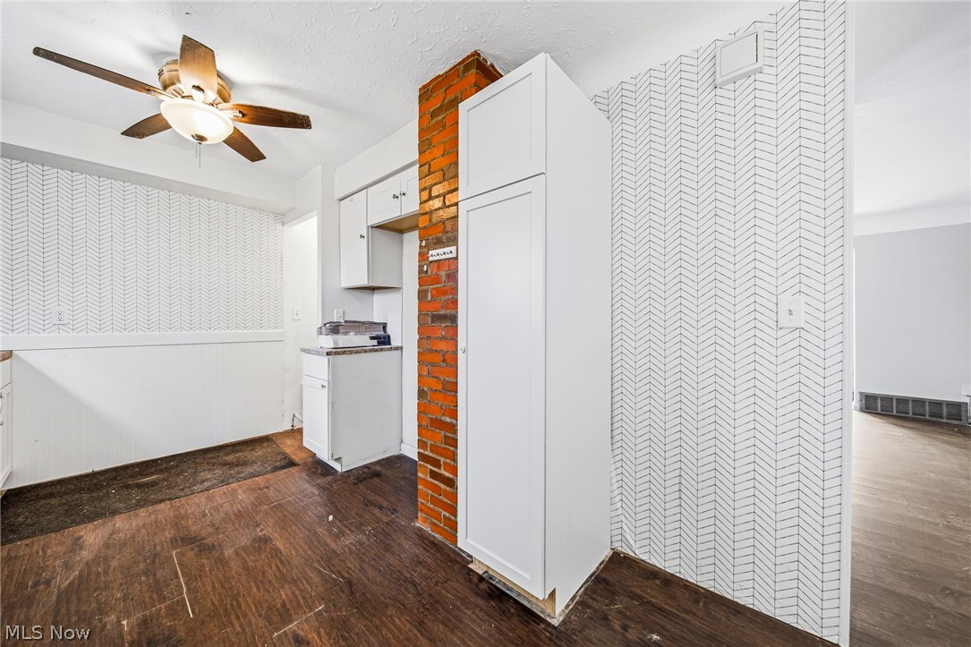 406 E 274th Street Euclid OH 44132