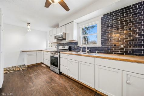 406 E 274th Street Euclid OH 44132