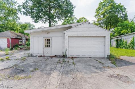 1332 Elm Street Youngstown OH 44505