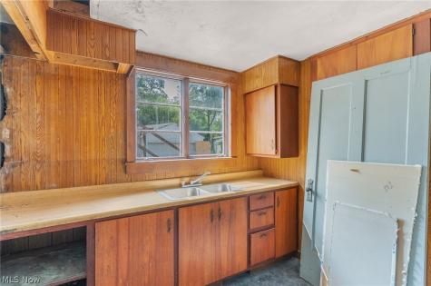 1332 Elm Street Youngstown OH 44505