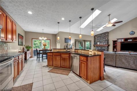 880 Shadow Creek Trail Amherst OH 44001