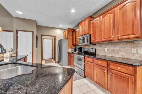 880 Shadow Creek Trail Amherst OH 44001