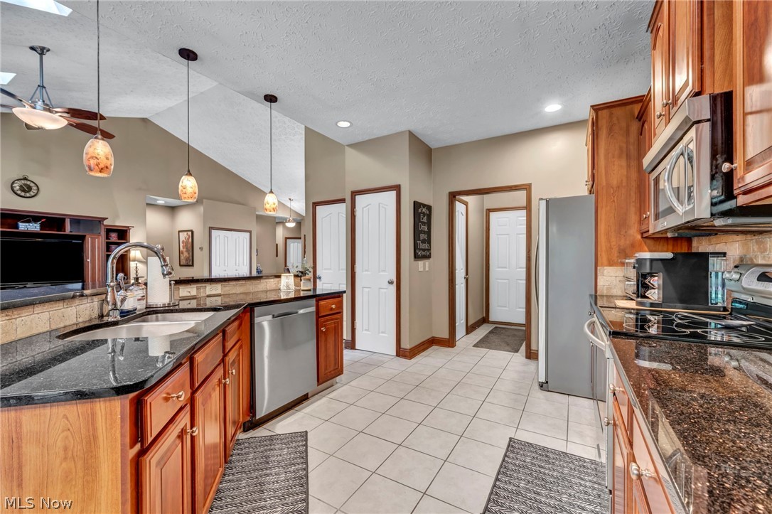 880 Shadow Creek Trail Amherst OH 44001