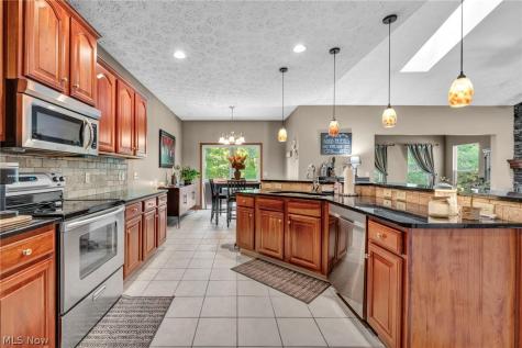 880 Shadow Creek Trail Amherst OH 44001