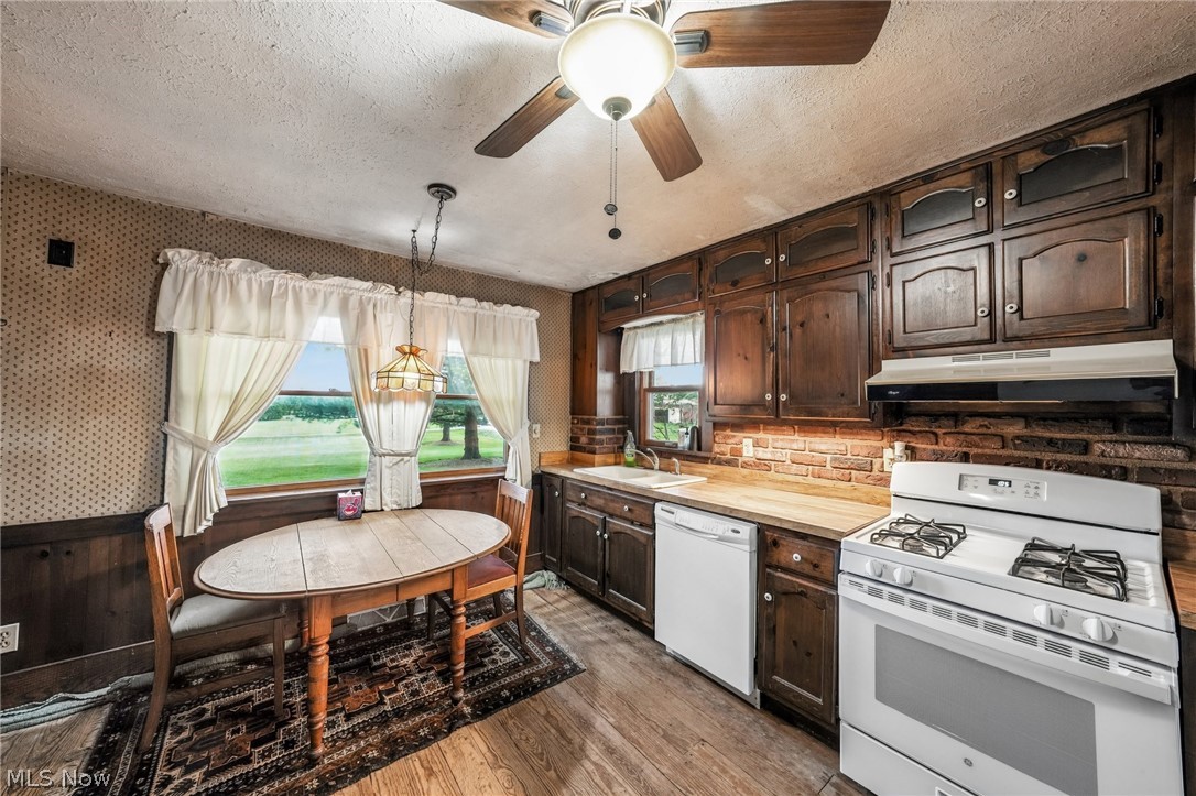 4416 Paradise Road Seville OH 44273