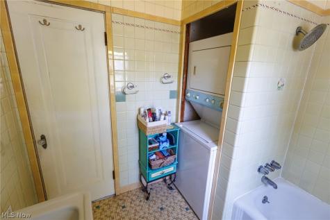 2065 West Boulevard Cleveland OH 44102