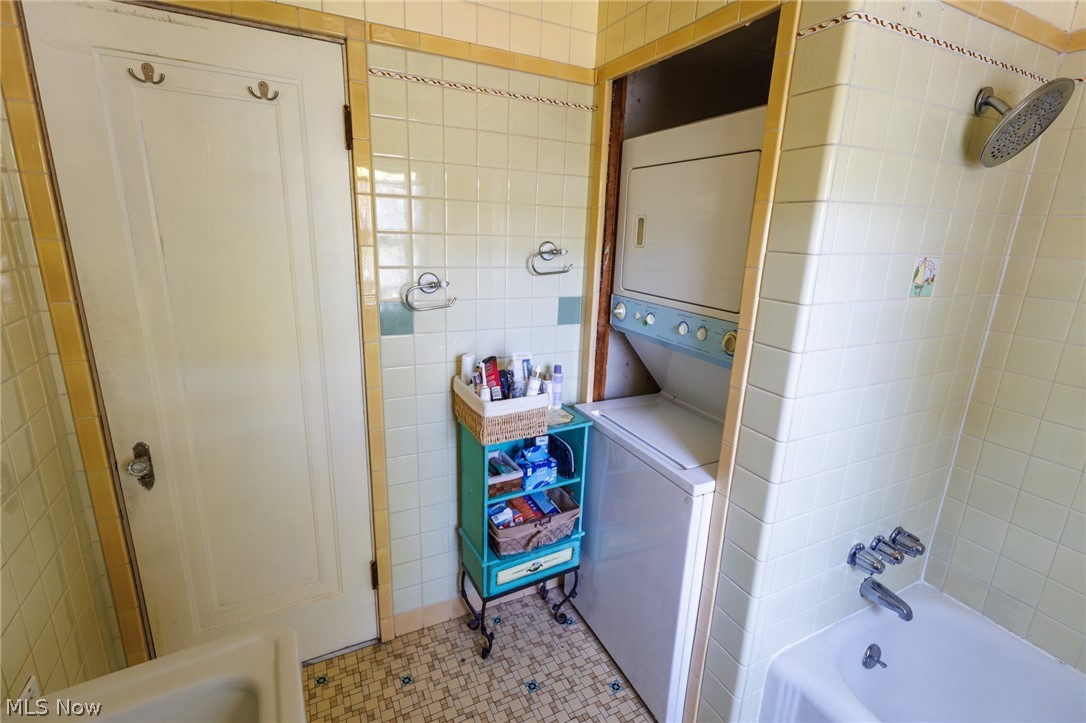 2065 West Boulevard Cleveland OH 44102