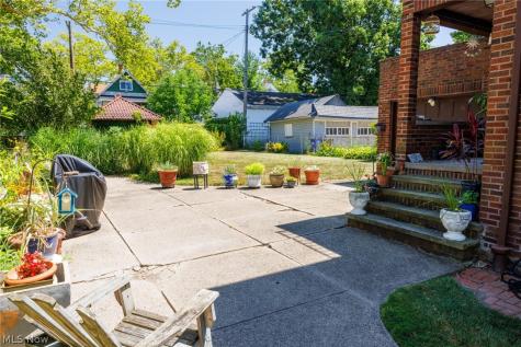2065 West Boulevard Cleveland OH 44102