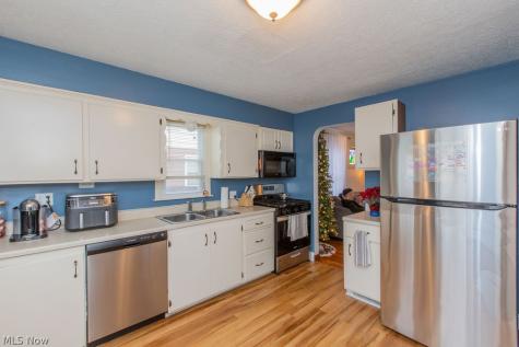 299 Inwood Boulevard Avon Lake OH 44012