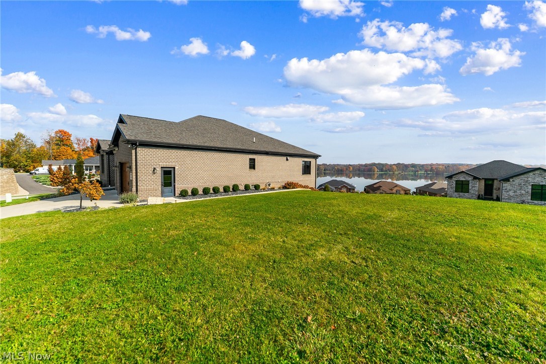 2645 Waters Edge Drive Columbiana OH 44408