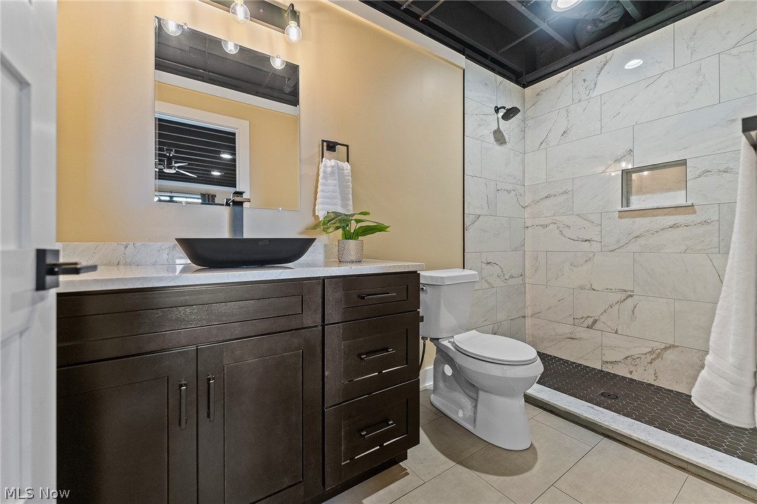 2645 Waters Edge Drive Columbiana OH 44408