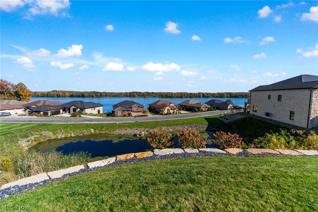 2645 Waters Edge Drive Columbiana OH 44408